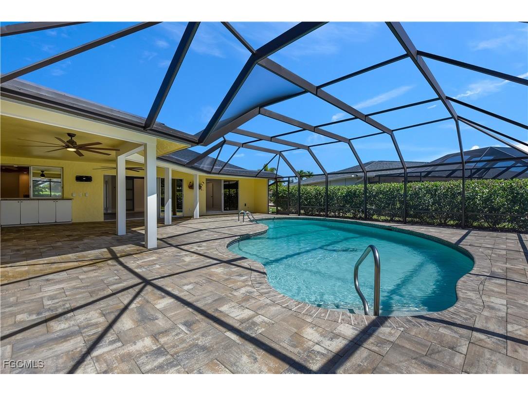 491 Cypress Way E Naples FL 34110 2025012589 image39