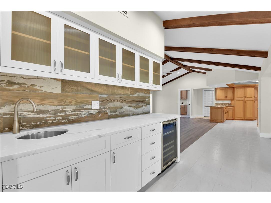 491 Cypress Way E Naples FL 34110 2025012589 image6