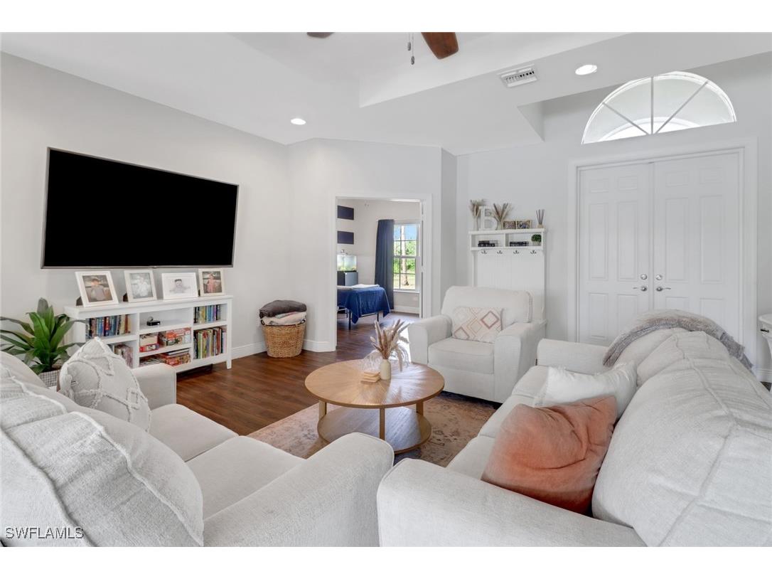 4910 18th Street NE Naples FL 34120 225038973 image1