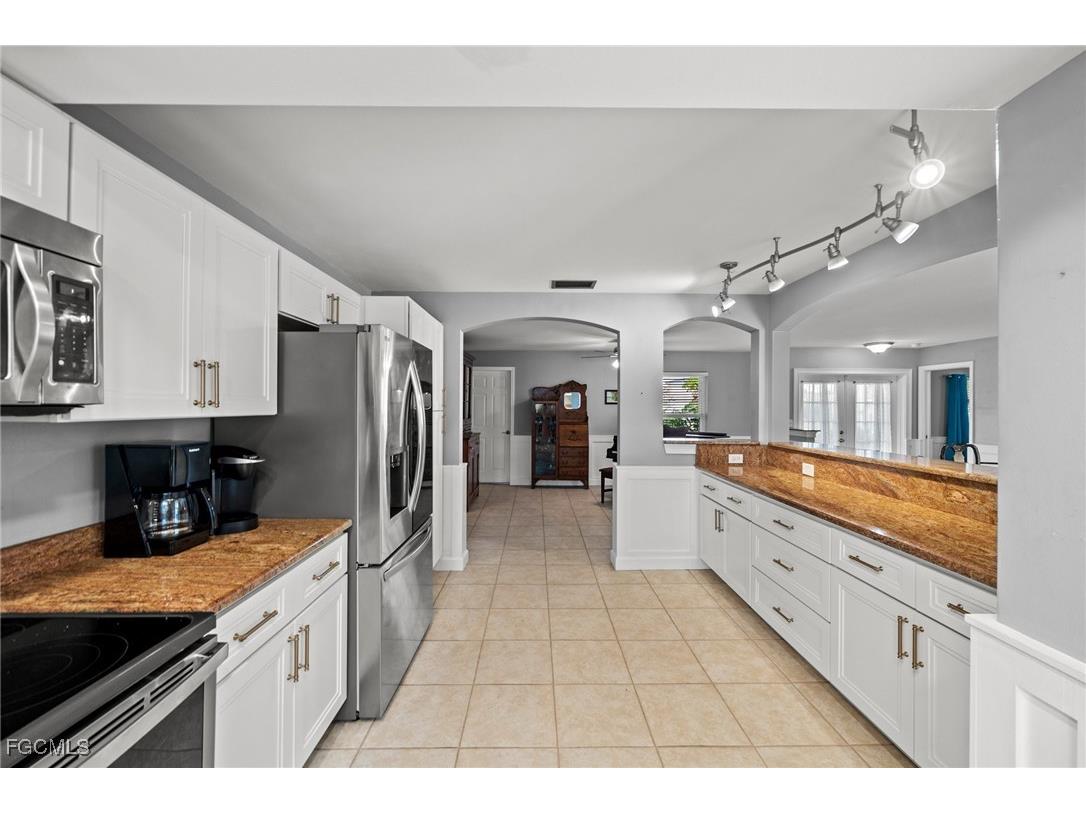 4910 Sorrento Court Cape Coral FL 33904 2025015040 image17