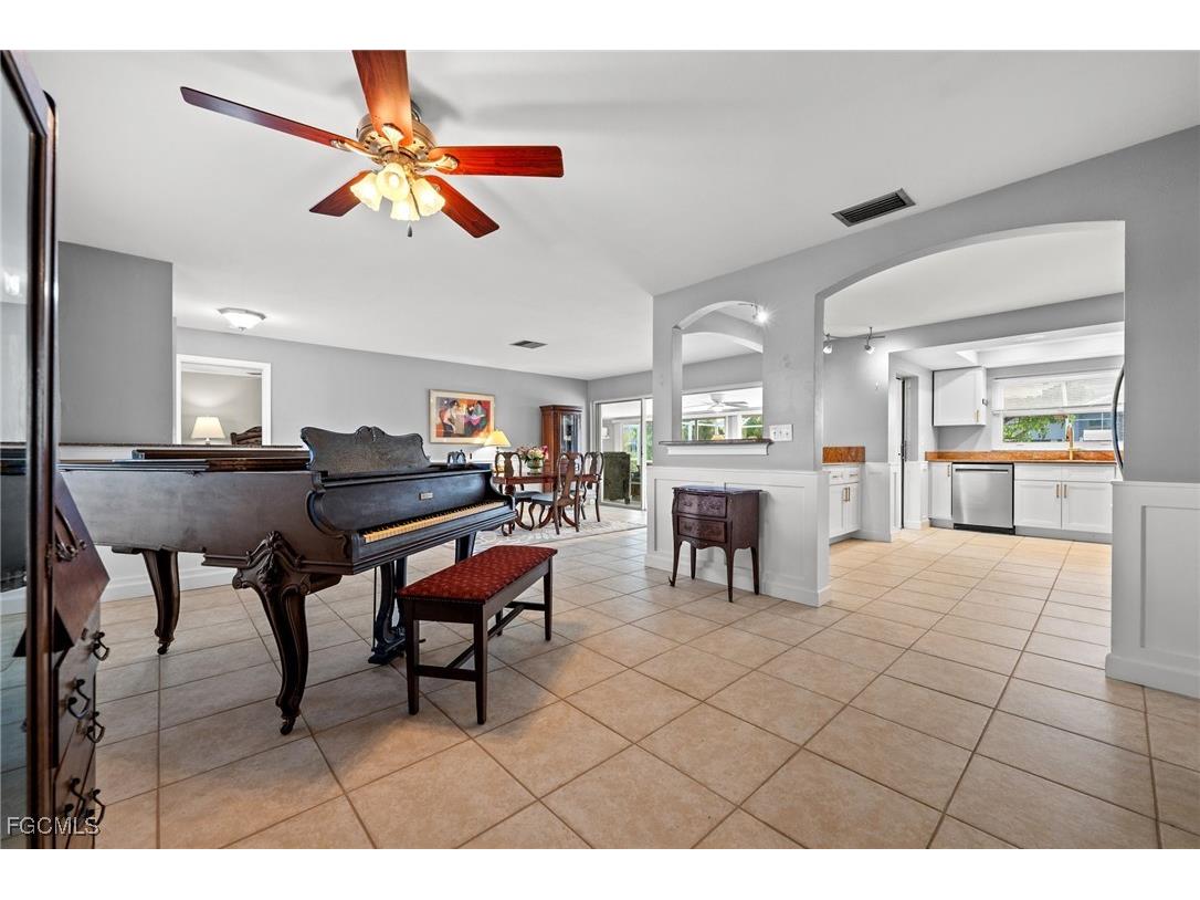 4910 Sorrento Court Cape Coral FL 33904 2025015040 image20