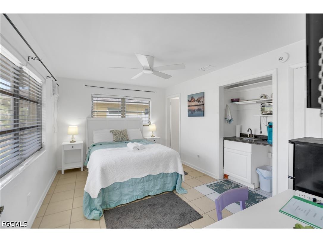 4913 Vincennes Street #1 Cape Coral FL 33904 2026025086 image1