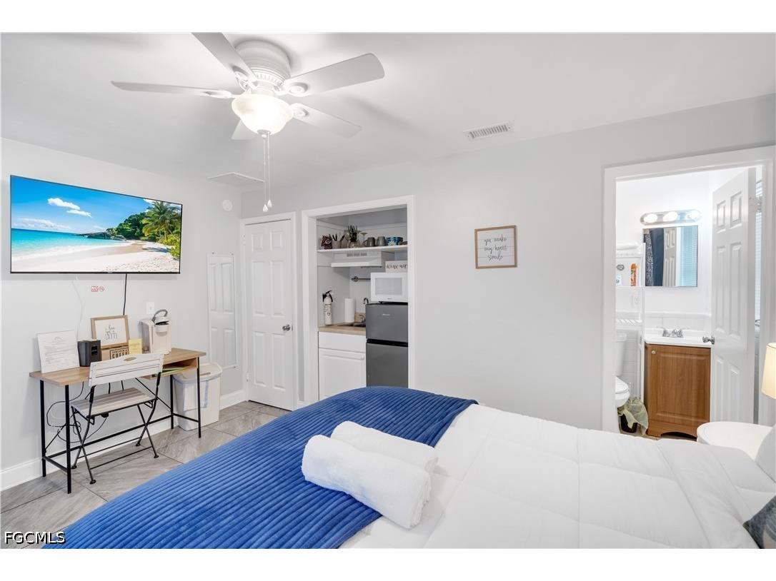 4913 Vincennes Street #4 Cape Coral FL 33904 2026025089 image1
