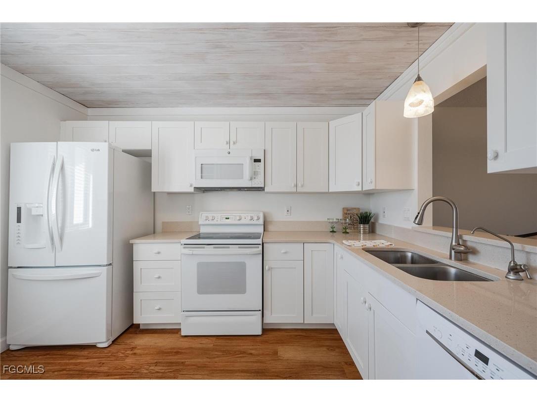 4914 Tudor Drive #203 Cape Coral FL 33904 2025018217 image5