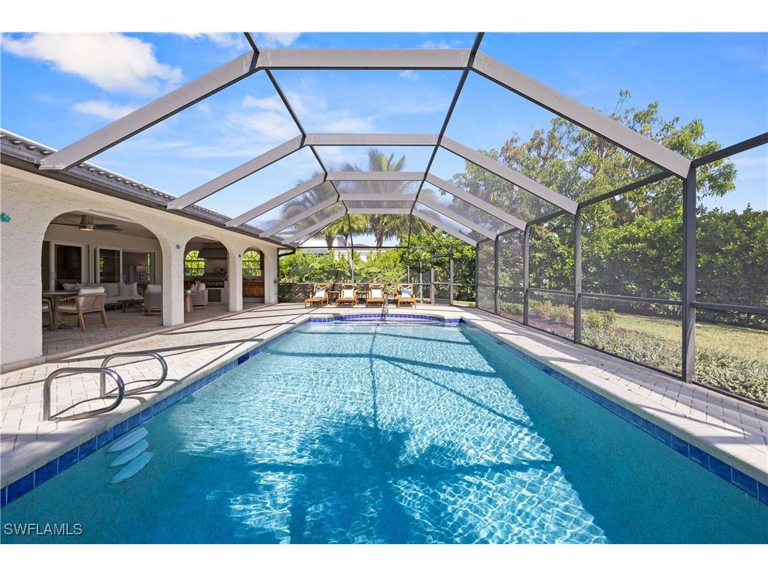 4916 Crayton Road Naples FL 34103 226005027 image1