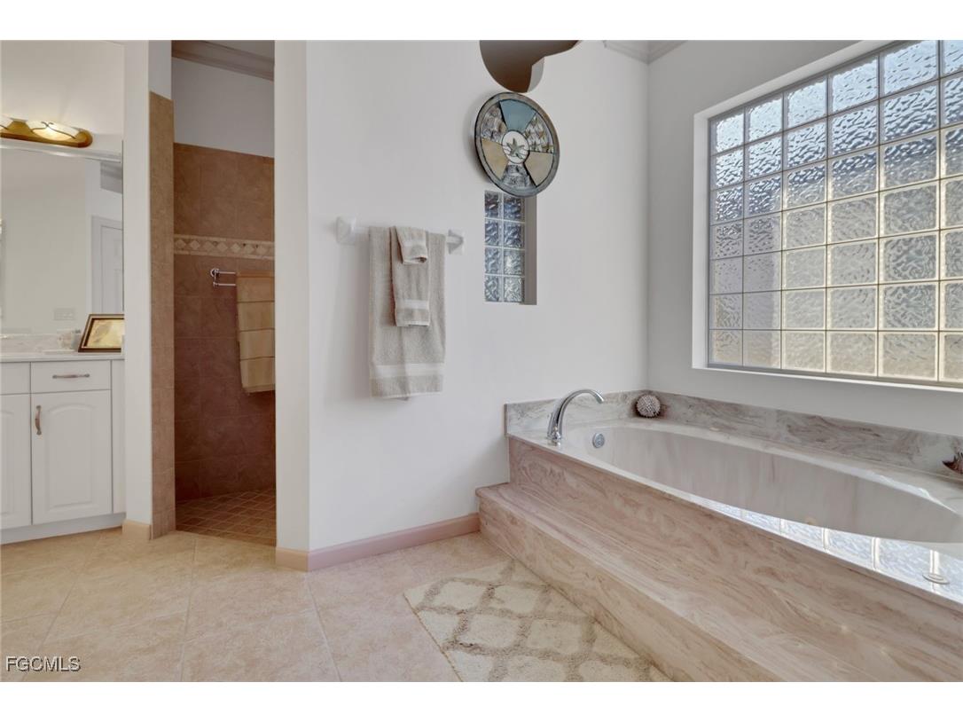 4918 SW 27th Avenue Cape Coral FL 33914 2025013900 image19