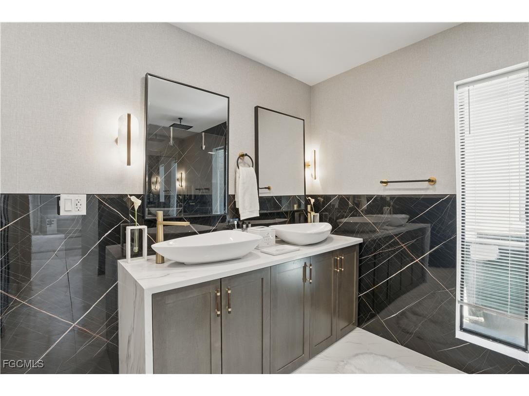 4918 Triton Court W Cape Coral FL 33904 2025019705 image31