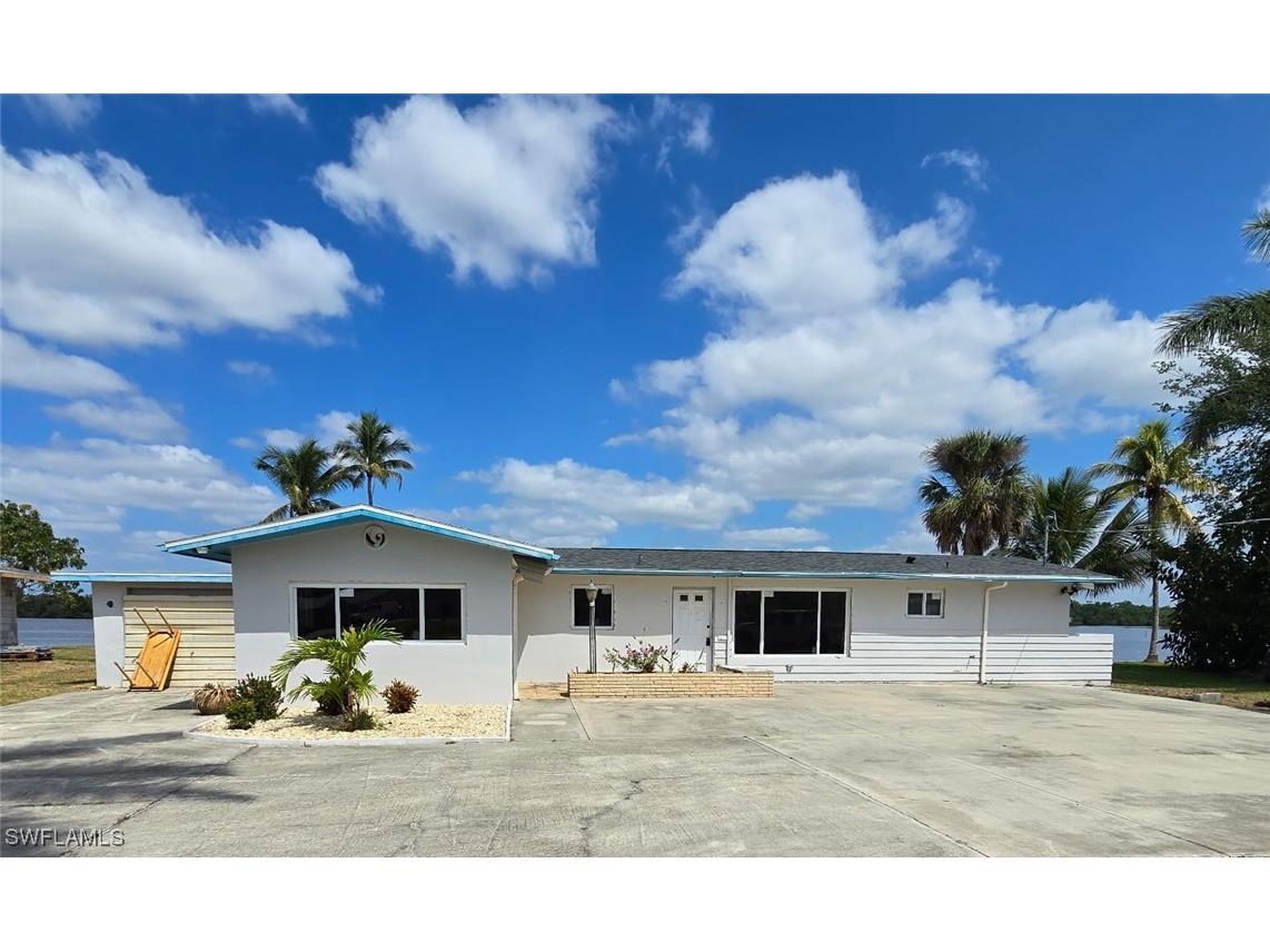 4919 E Riverside Drive Fort Myers FL 33905 2025001493 image1