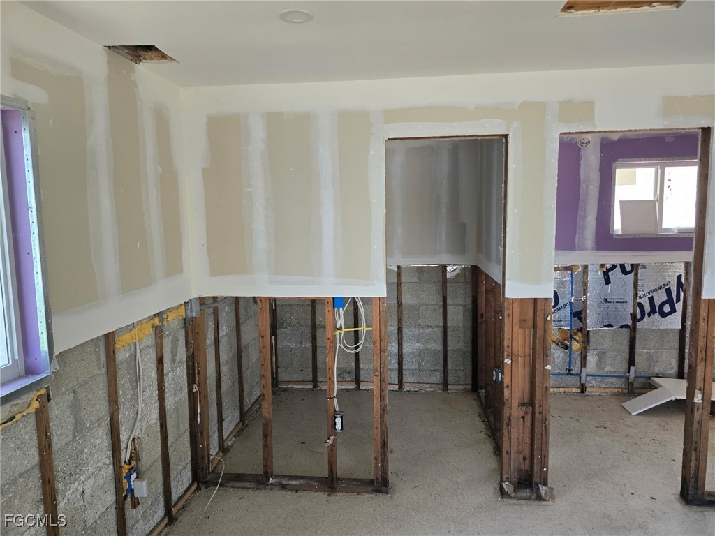 4919 E Riverside Drive Fort Myers FL 33905 2025001493 image7