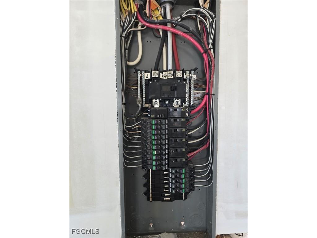 4919 E Riverside Drive Fort Myers FL 33905 2025001493 image8