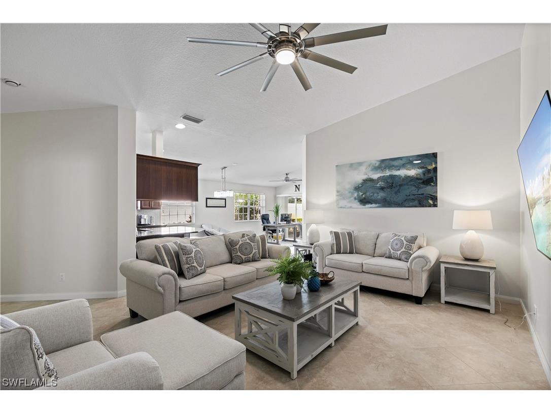 4919 Kingston Way Naples FL 34119 223028529 image1