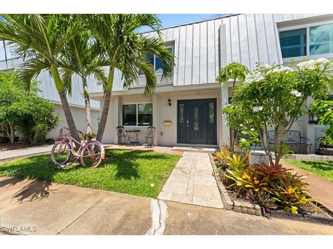 4920 Hawaii Boulevard #13 Naples FL 34112 225056358 image1