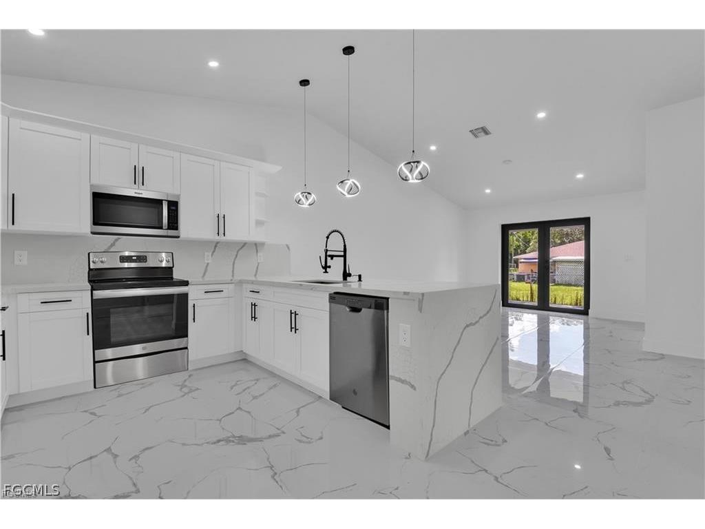 4921 Leonard Boulevard S Lehigh Acres FL 33973 2026012119 image5