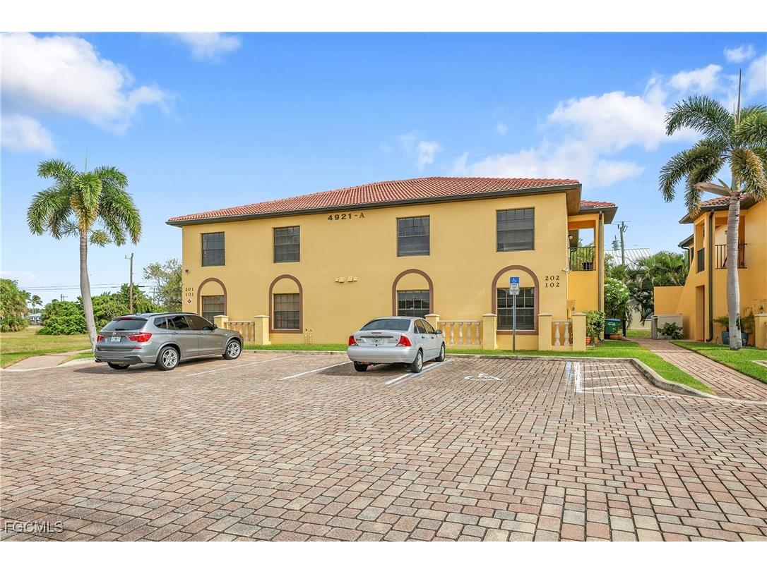 4921 SW 16th Place #201 Cape Coral FL 33914 2025001129 image7