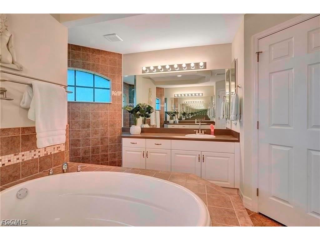 4921 Sorrento Court Cape Coral FL 33904 2026008292 image28