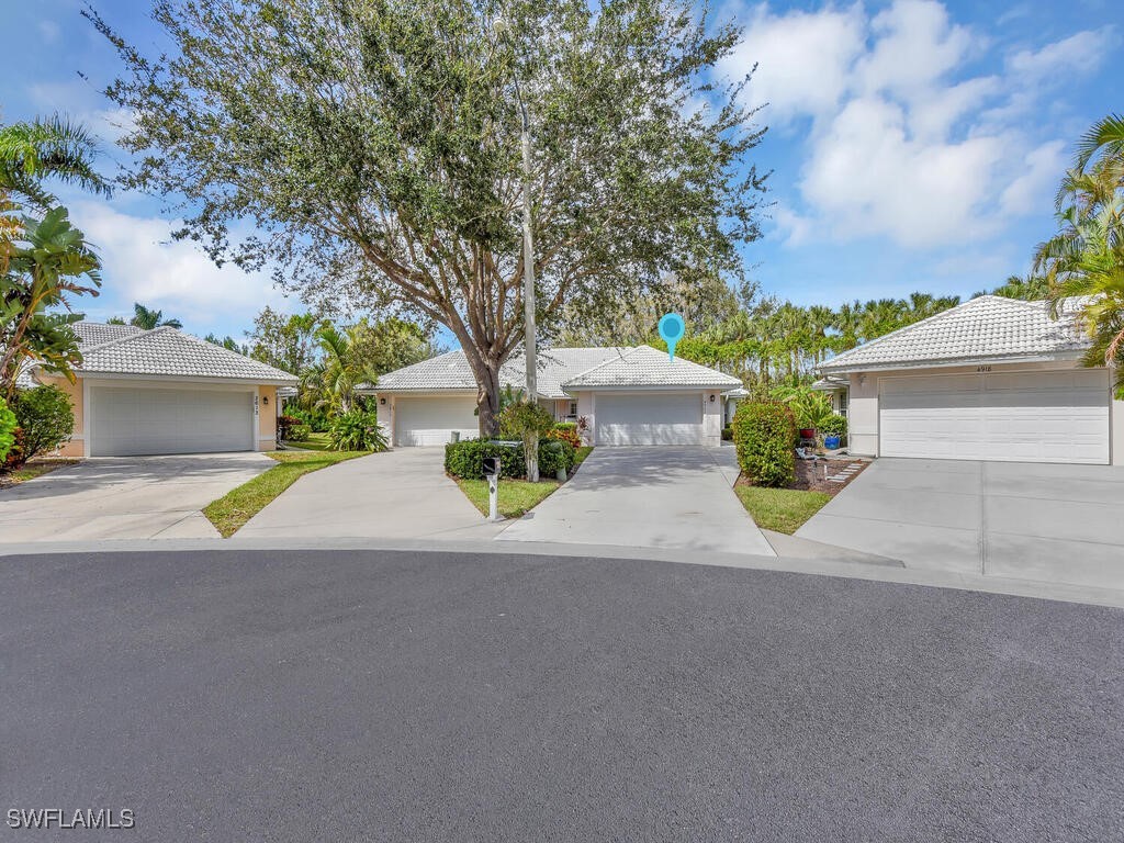 4922 Europa Drive Naples FL 34105 224085300 image1
