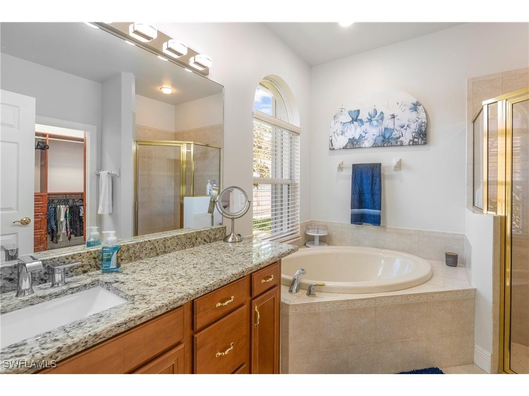 4923 Cerromar Drive Naples FL 34112 225077906 image18