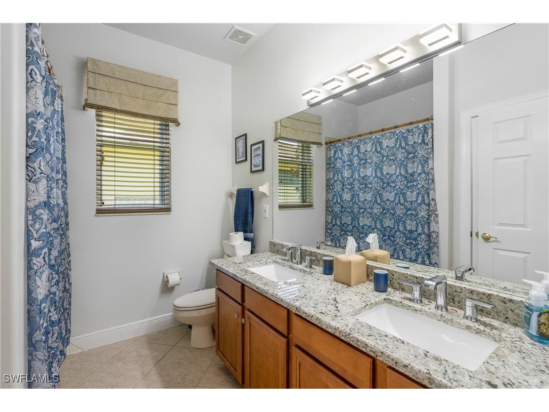 4923 Cerromar Drive Naples FL 34112 225077906 image24