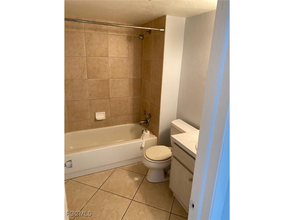 4923 Vincennes Court #4 Cape Coral FL 33904 2025021669 image8