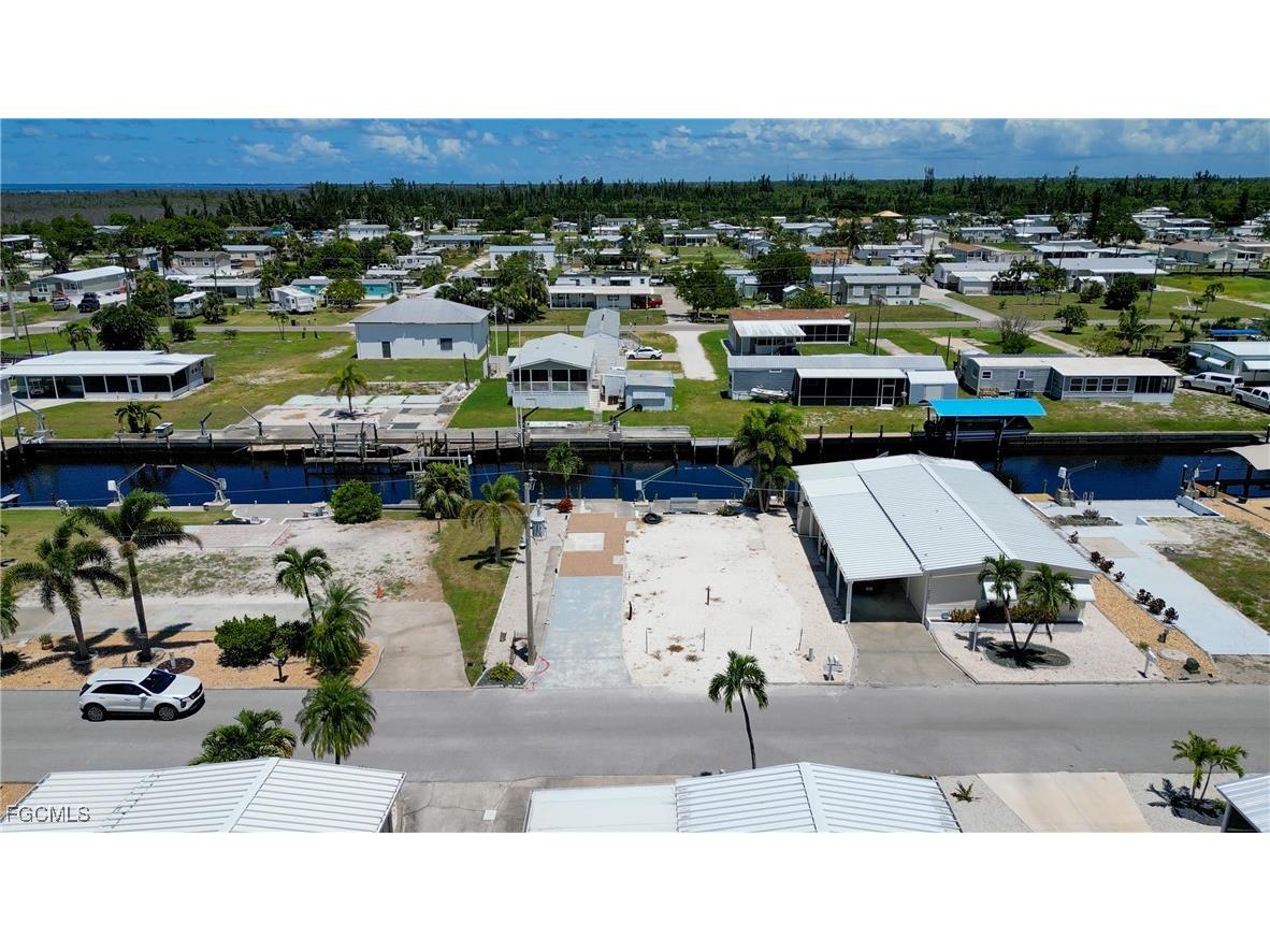 4924 Gulfgate Lane Saint James City FL 33956 2025002079 image1