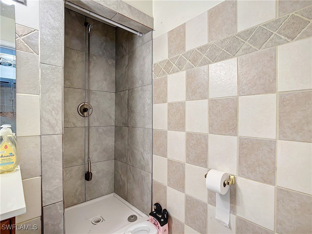 4924 Hawaii Boulevard #5 Naples FL 34112 225074164 image39