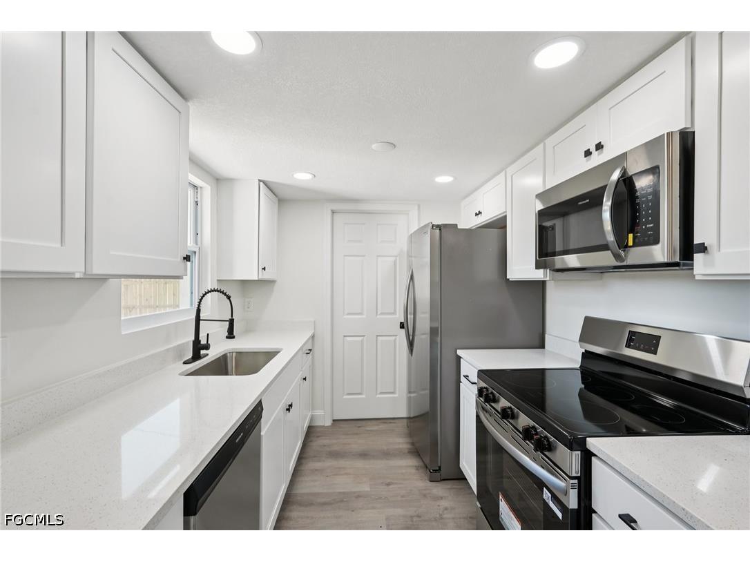 4927 Billys Creek Drive Fort Myers FL 33905 2026017863 image3