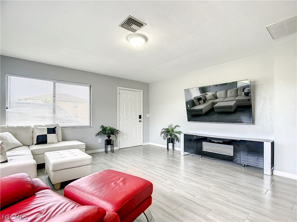 4928/5000 SW 16th Place Cape Coral FL 33914 2026011492 image5