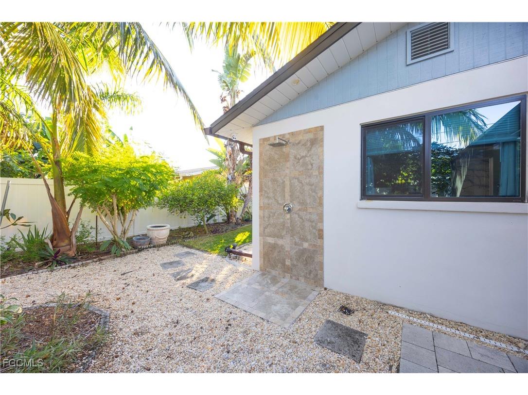 4929 Edith Esplanade Cape Coral FL 33904 2025020616 image34