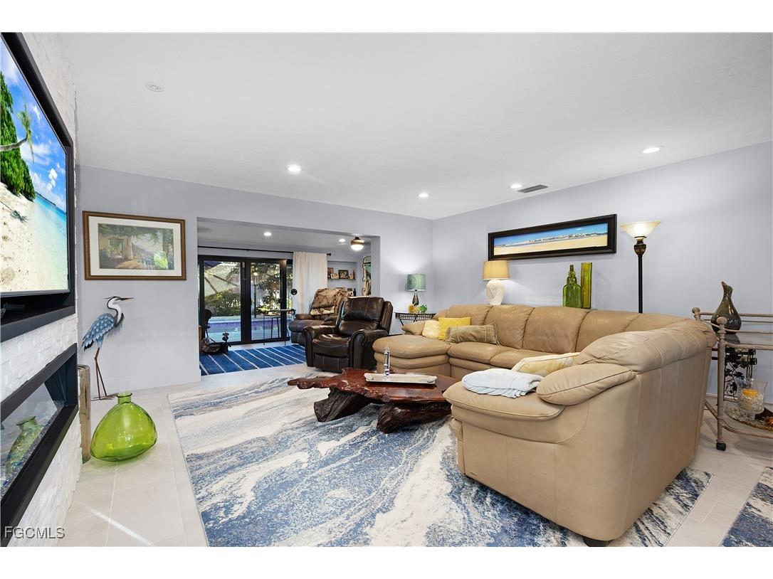 4929 Edith Esplanade Cape Coral FL 33904 2025020616 image8