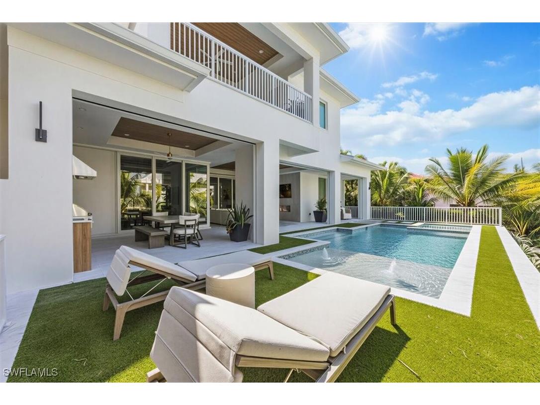 493 8th Avenue S Naples FL 34102 225077622 image2