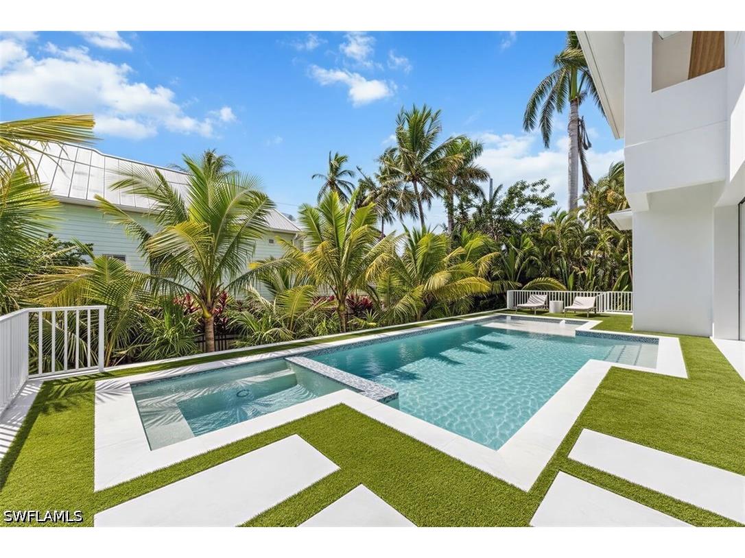 493 8th Avenue S Naples FL 34102 226016685 image17