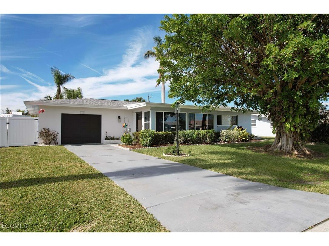 4932 Nassau Court Cape Coral FL 33904 2025020155 image1