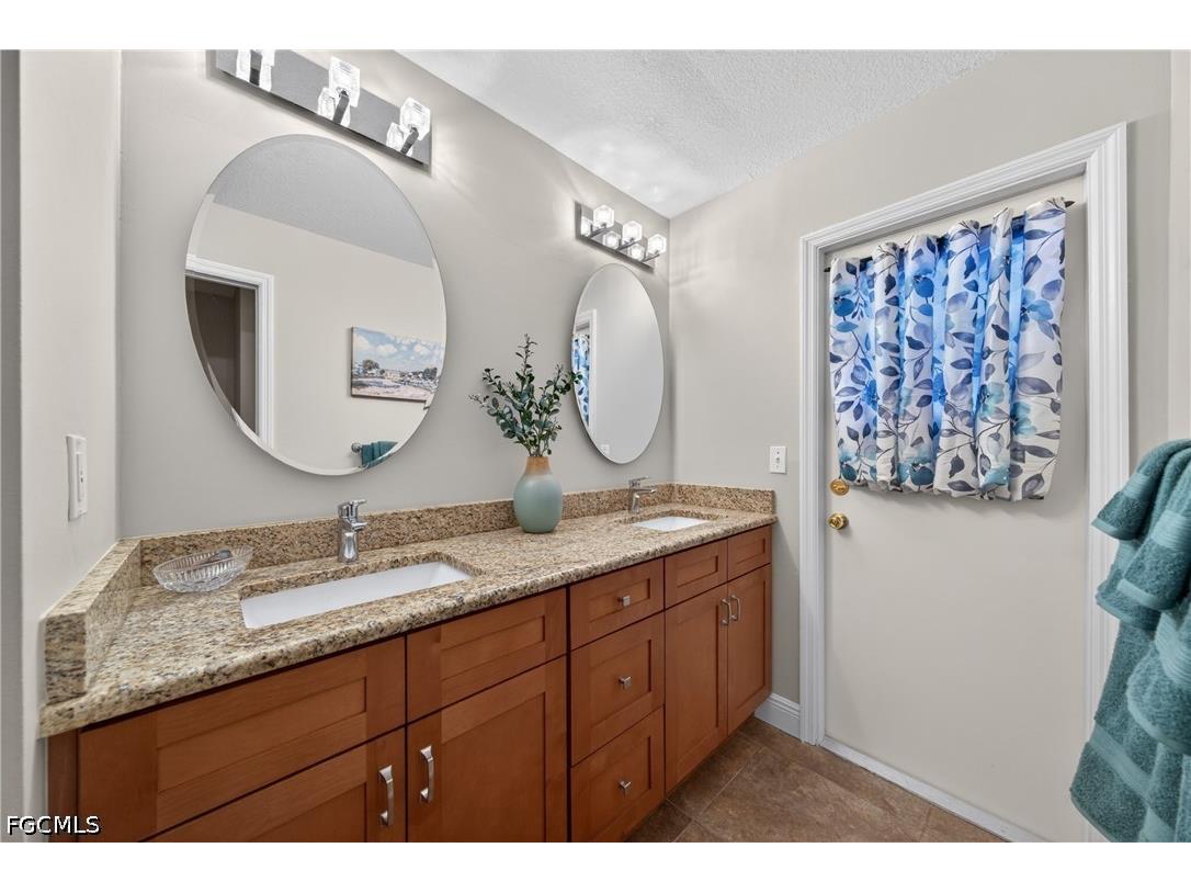4933 Seville Court Cape Coral FL 33904 2026021525 image25