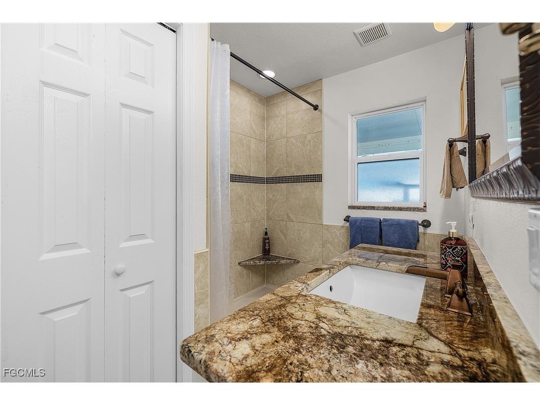 4933 Triton Court W Cape Coral FL 33904 2025025186 image12