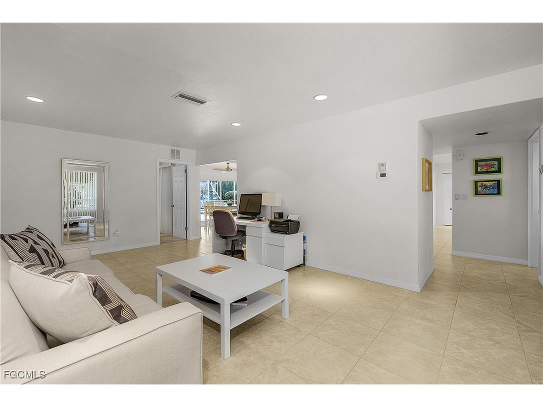 4933 Triton Court W Cape Coral FL 33904 2025025186 image16