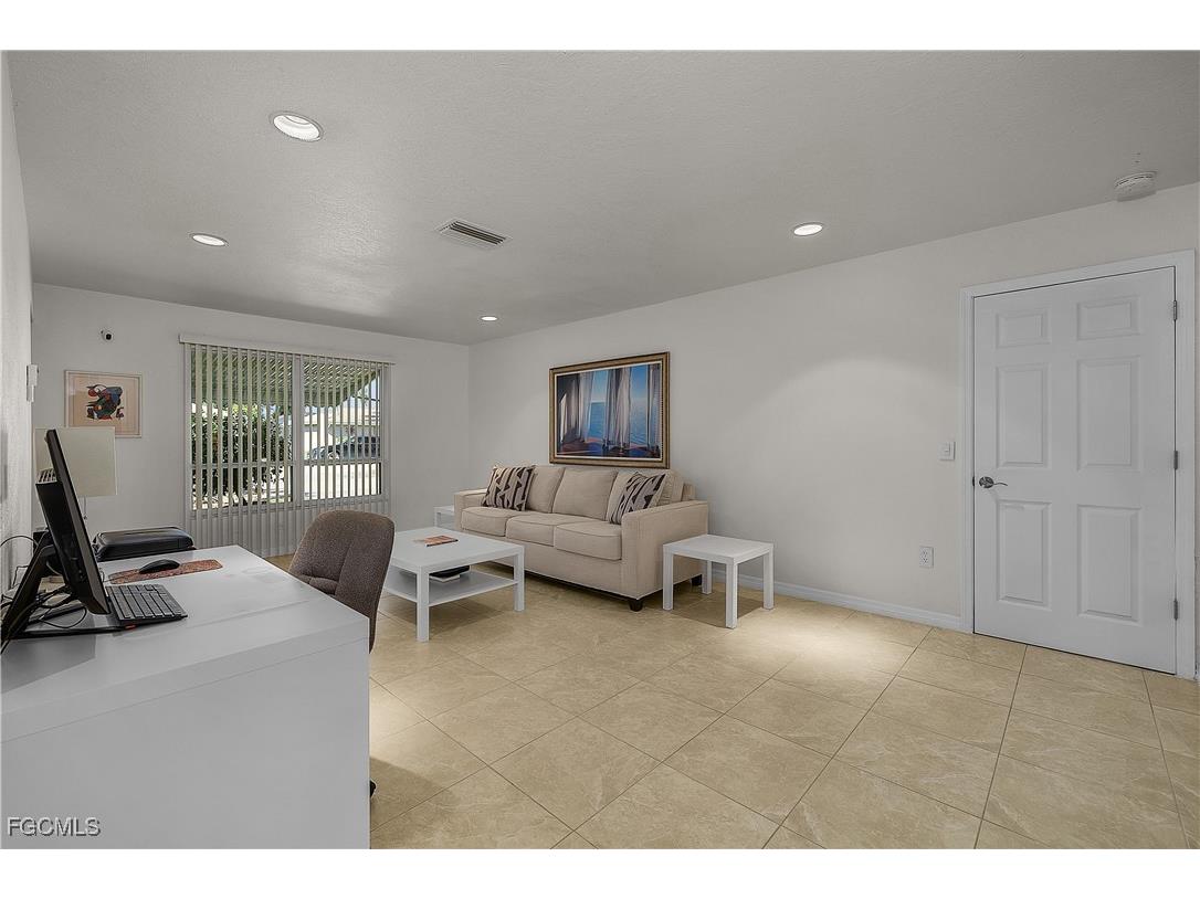 4933 Triton Court W Cape Coral FL 33904 2025025186 image17