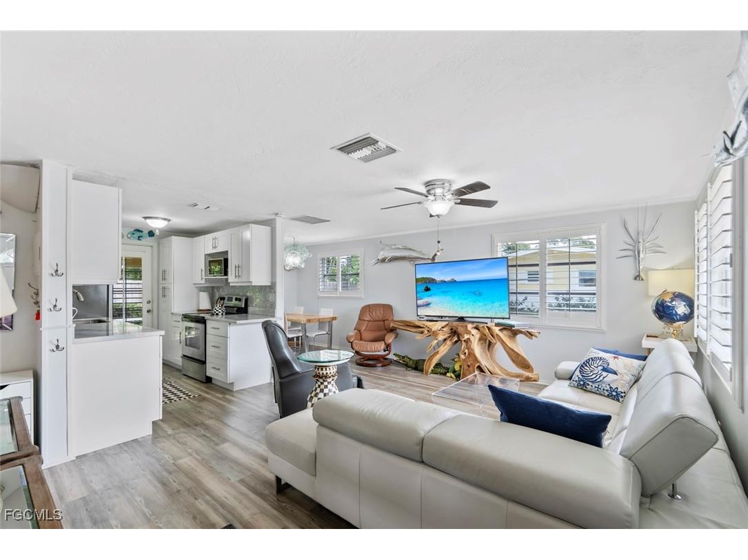 4936 West Boulevard #10 Naples FL 34103 2025012598 image12