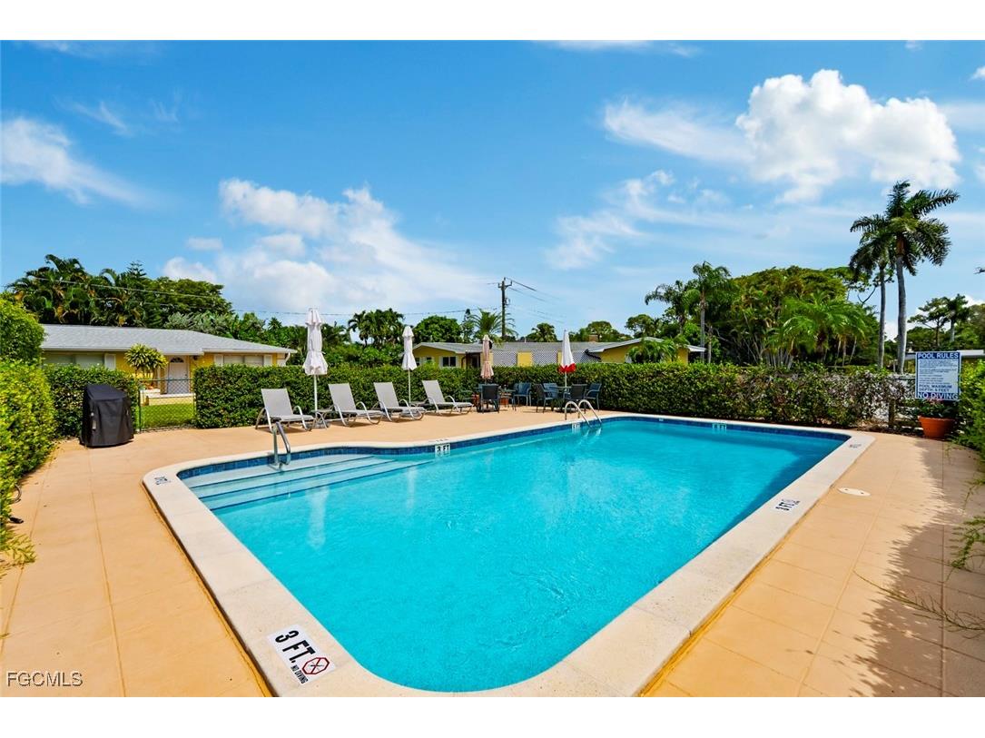 4936 West Boulevard #10 Naples FL 34103 2025012598 image2