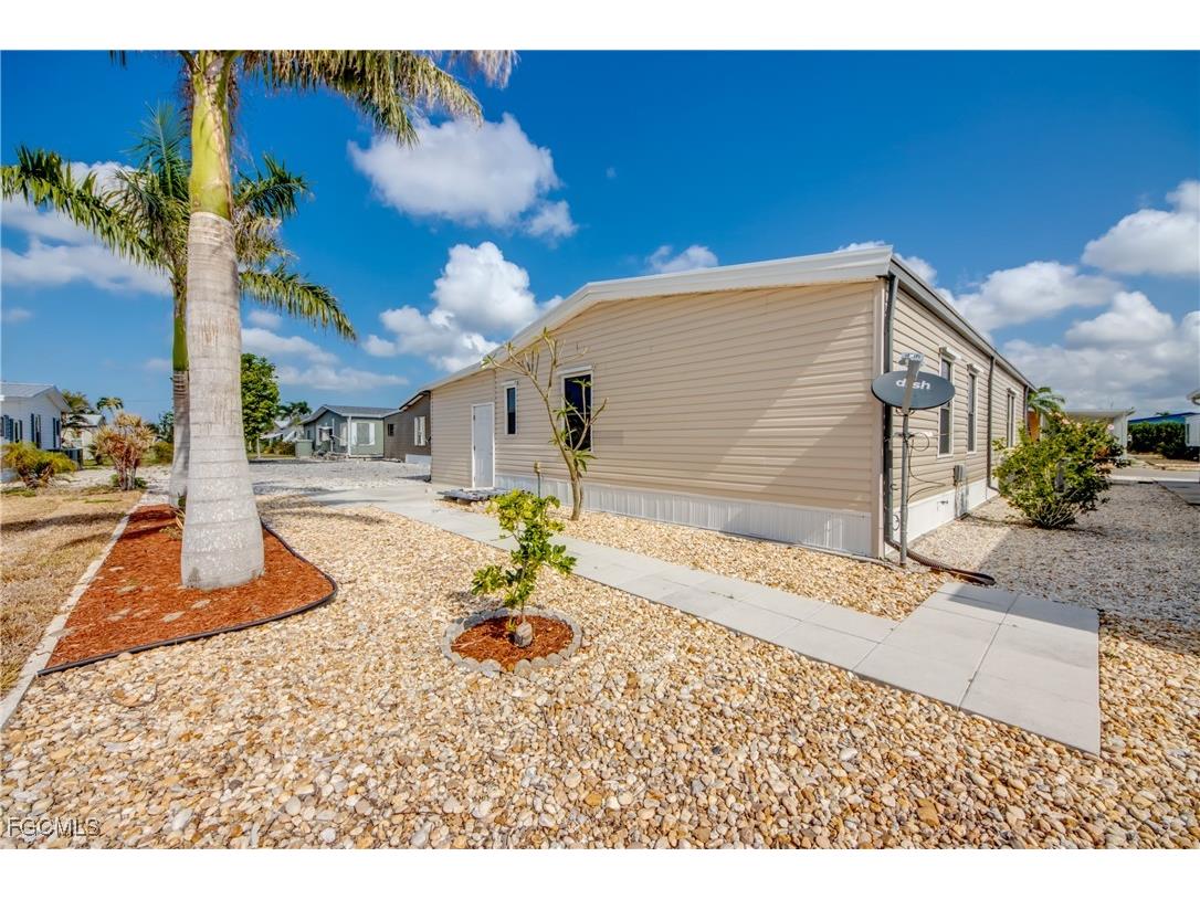 4939 Mullette Lane Saint James City FL 33956 2025024128 image37