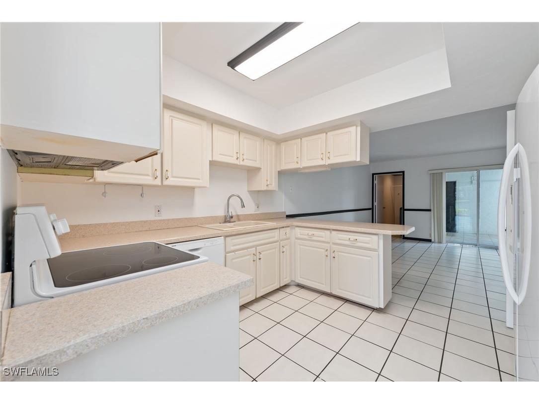 494 Bristle Cone Lane #48 Naples FL 34113 225079640 image4