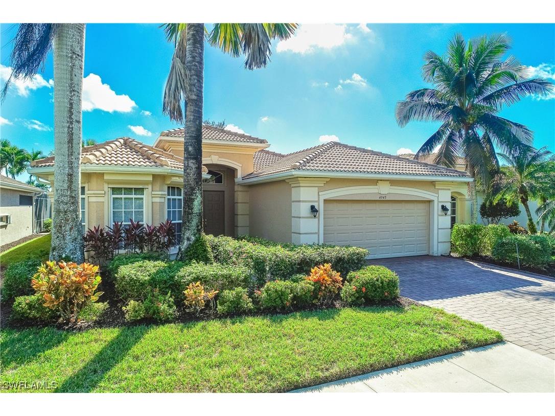 4943 Cerromar Drive Naples FL 34112 223083449 image1