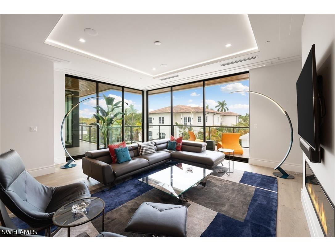 495 5th Street S #304 Naples FL 34102 226012328 image1