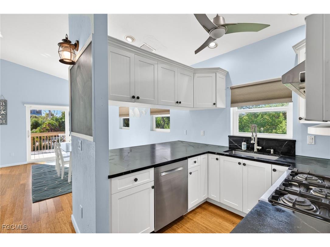 495 E Lake Road Sanibel FL 33957 2025021920 image13