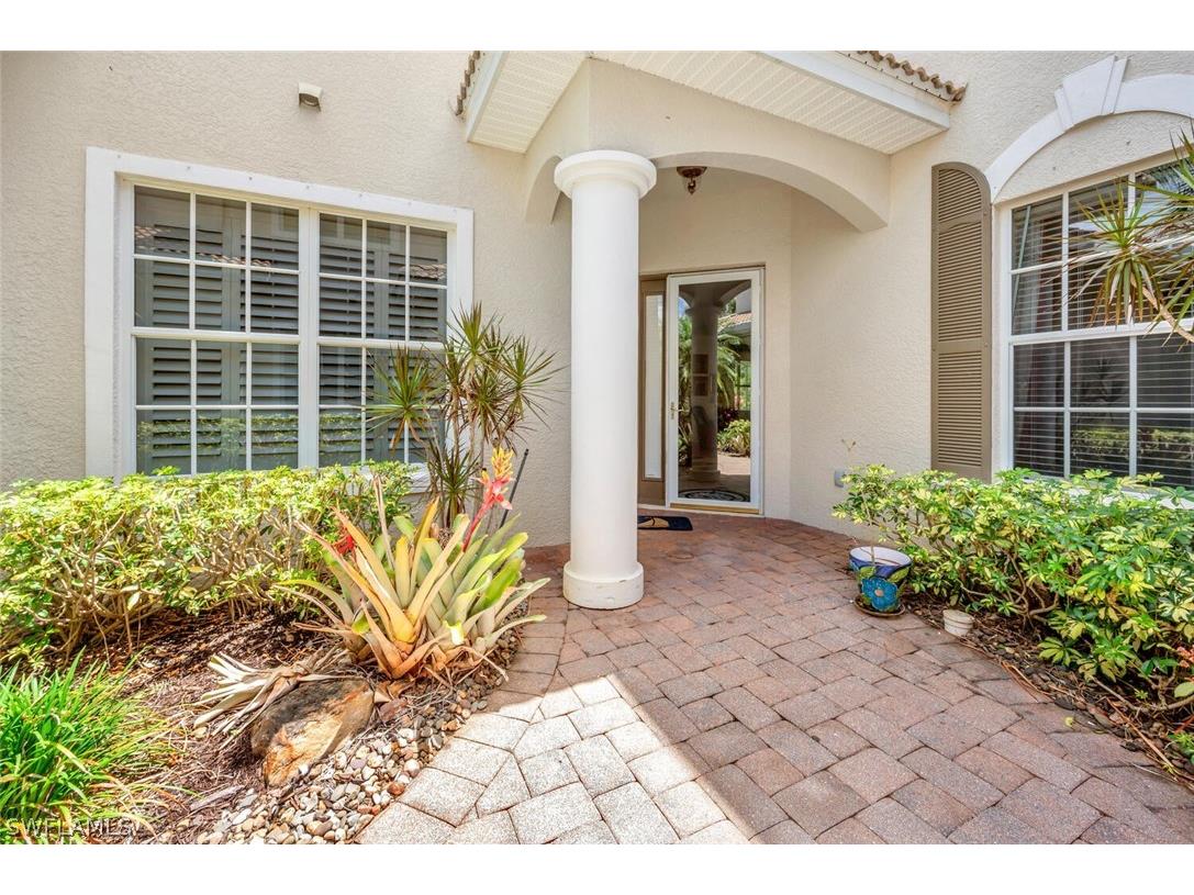 4952 Shaker Heights Court #101 Naples FL 34112 224038897 image1