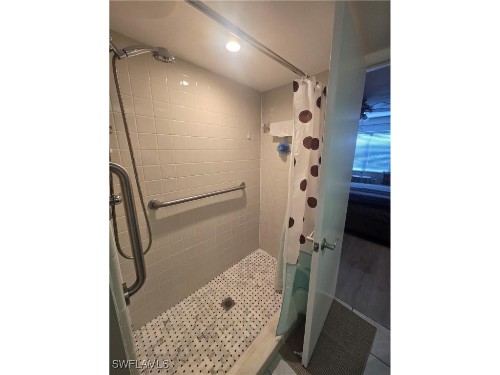 4955 Pepper Circle #B105 Naples FL 34113 225067596 image21