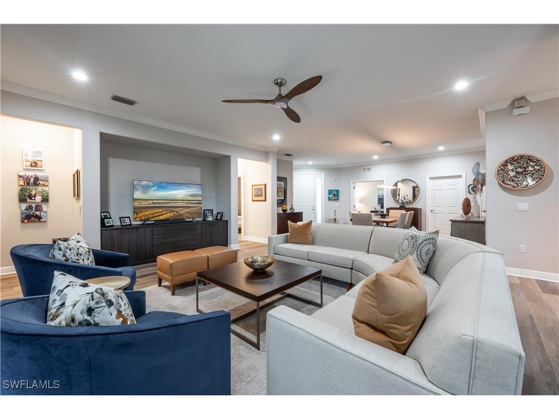 4956 Shaker Heights Ct Court #101 Naples FL 34112 224068001 image1