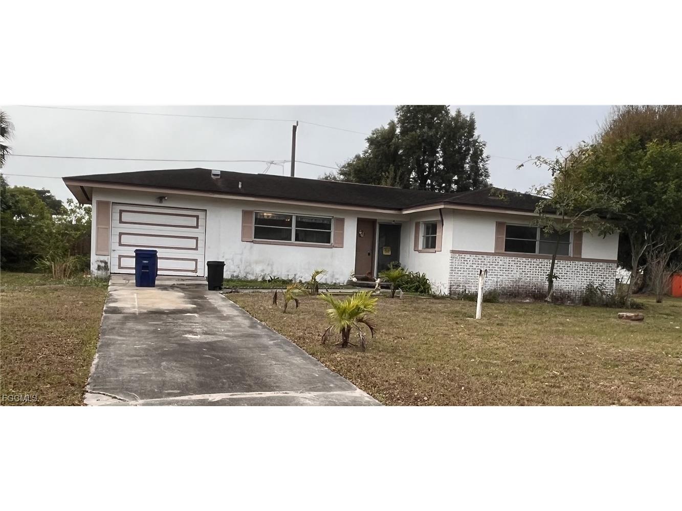 4958 Howard Street Fort Myers FL 33905 2026003914 image1
