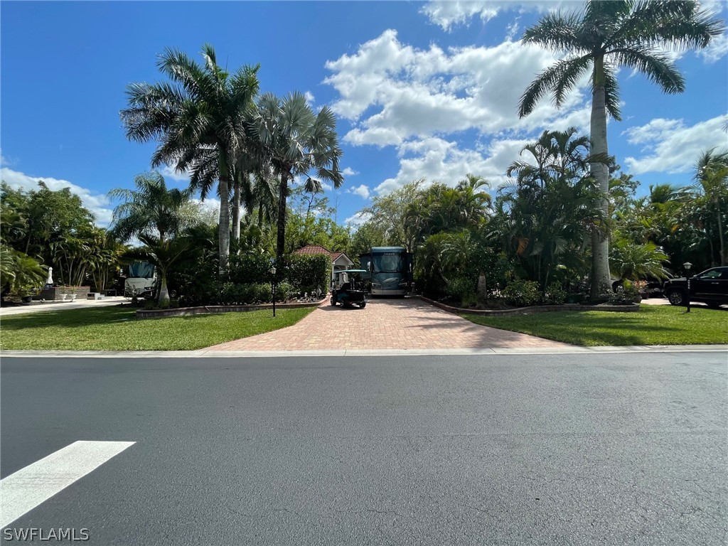 4960 Coach Lane Naples FL 34114 224018681 image1