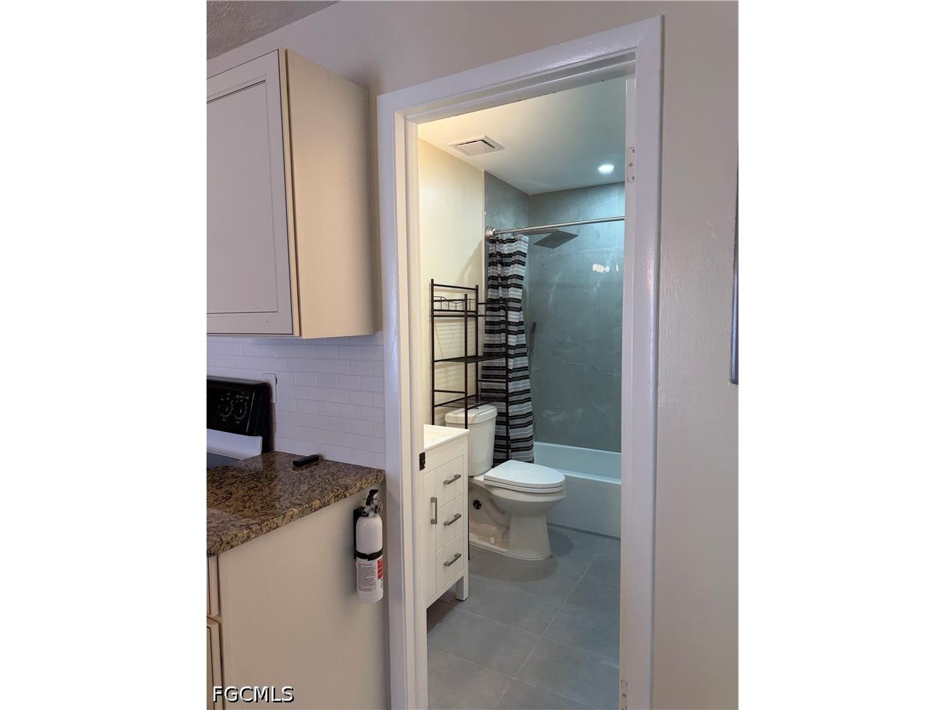 4969 Vincennes Street #B Cape Coral FL 33904 2026014883 image11