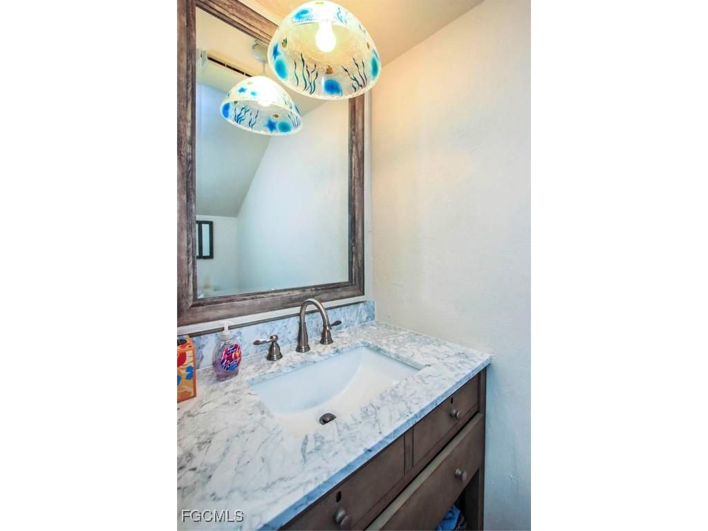 497 E Gulf Drive #4 Sanibel FL 33957 2025021457 image11